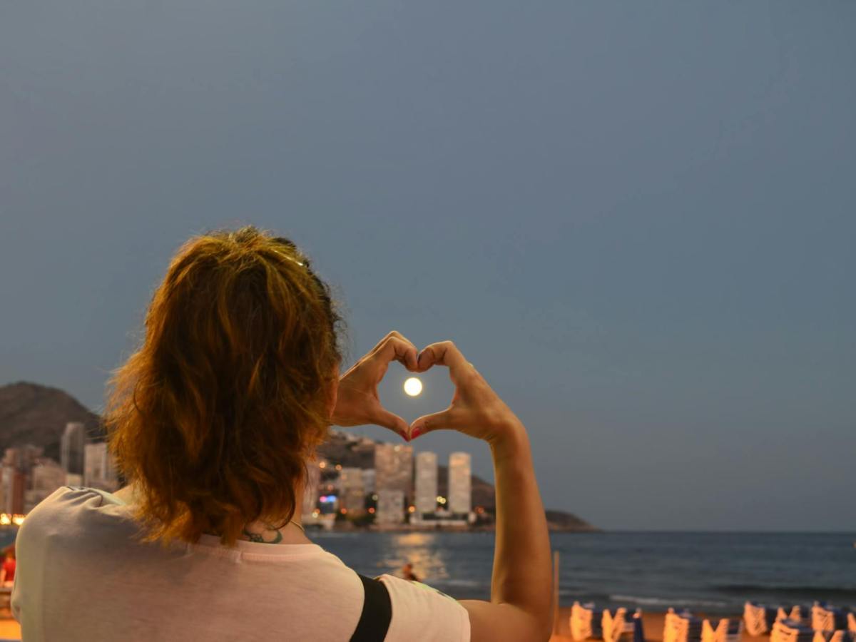 Lunar Traditions & Modern Moon Rituals for Personal Growth