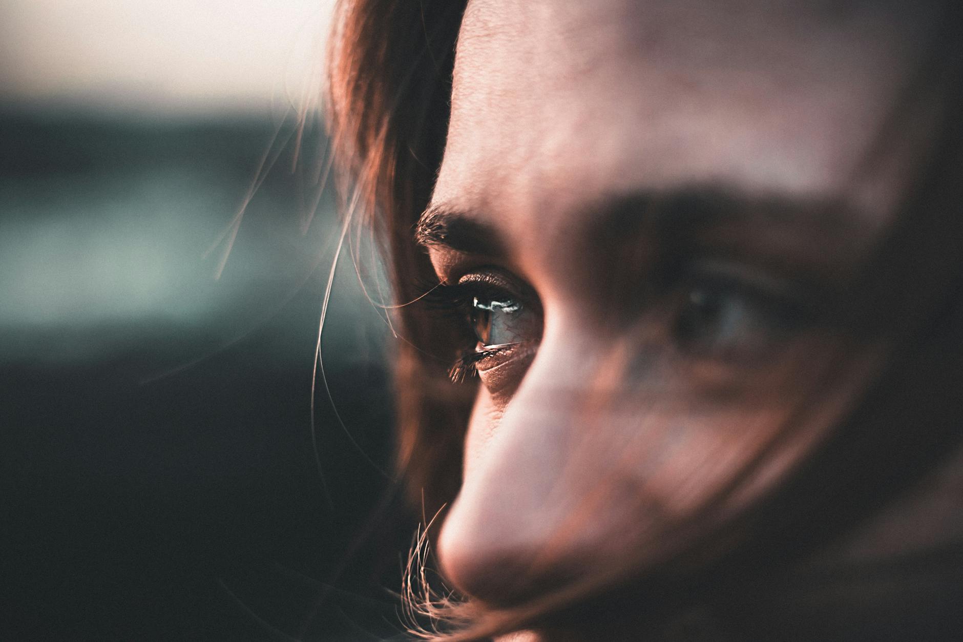 closeup photo of woman s eyes